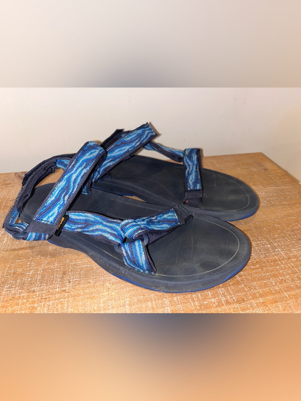 Teva Hurricane Sports Wear Sandals Size 6 Blue Shoes FM1222J Straps